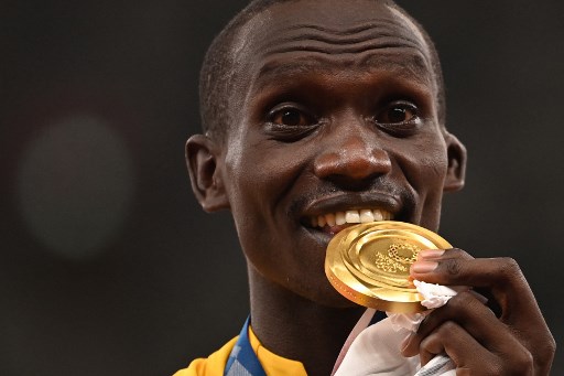 Joshua cheptegei medal